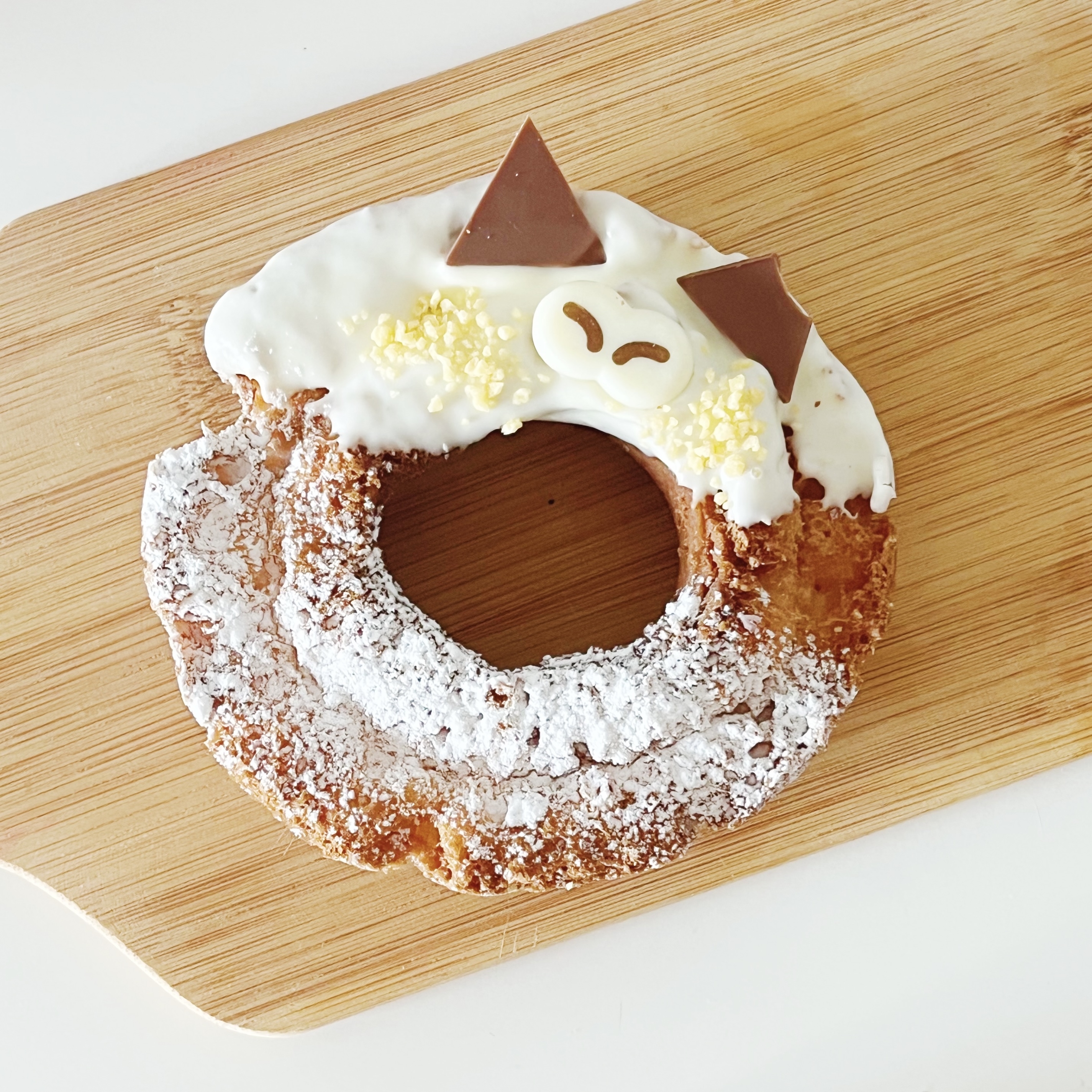 ミスタードーナツのおすすめのドーナツ「ホワイトファッションキャット」