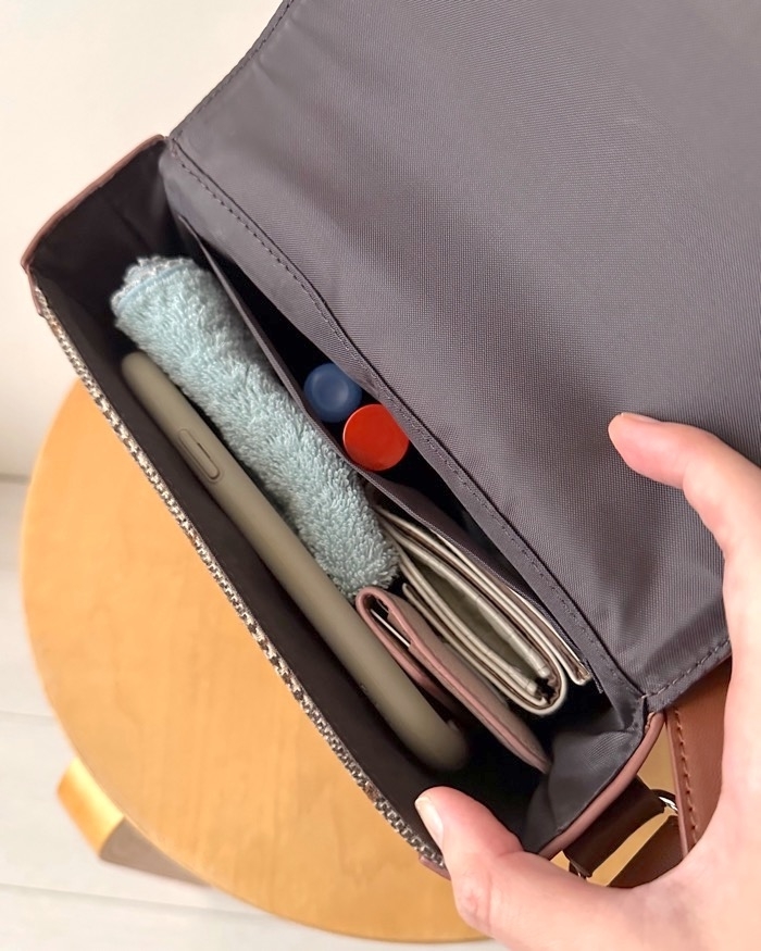 GUのオススメのバッグ「チェックショルダーバッグ」