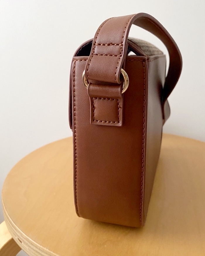 GUのオススメのバッグ「チェックショルダーバッグ」