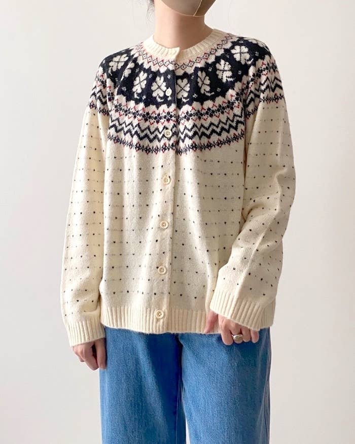 ユニクロのオススメのトップス「ジャカードクルーネックカーディガン(長袖)」