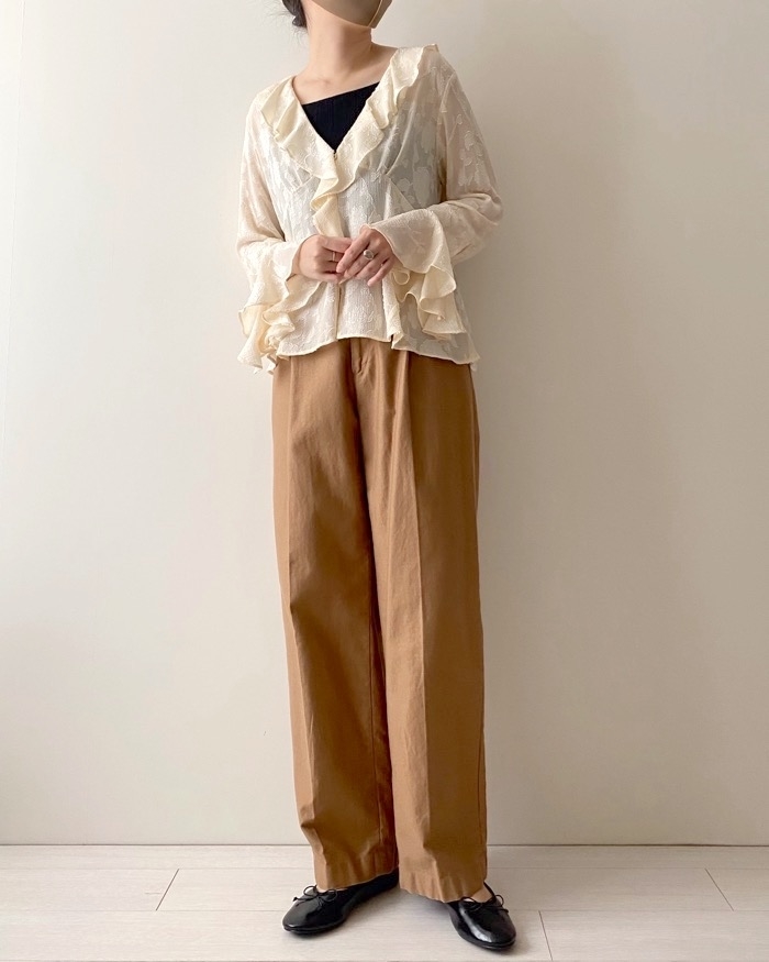 ZARAのオススメのトップス「フリルジャカードブラウス」