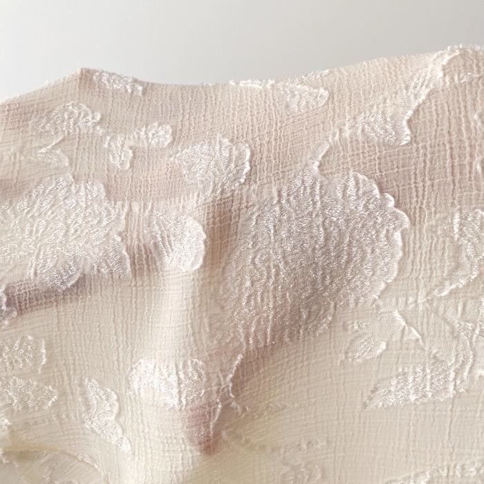 ZARAのオススメのトップス「フリルジャカードブラウス」