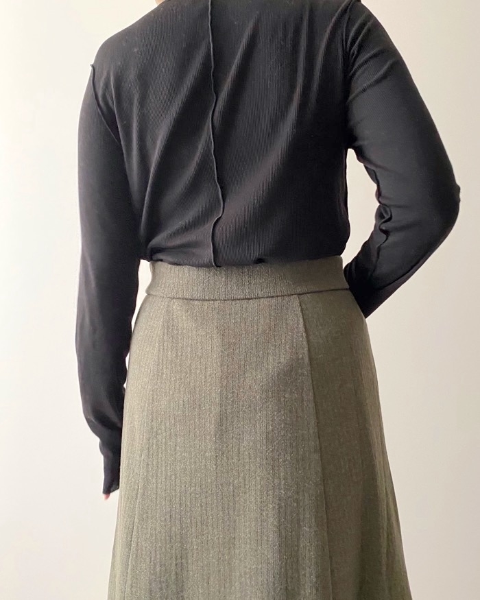 GUのオススメのスカート「ブラッシュドリブフレアロングスカート」