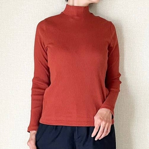 UNIQLO(ユニクロ)のおすすめトップス「リブハイネックT(長袖)」