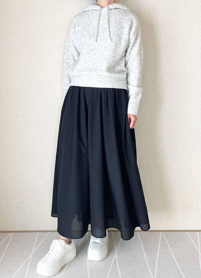 GU(ジーユー)のおすすめトップス「ブークレフーディセーター(長袖)+E」