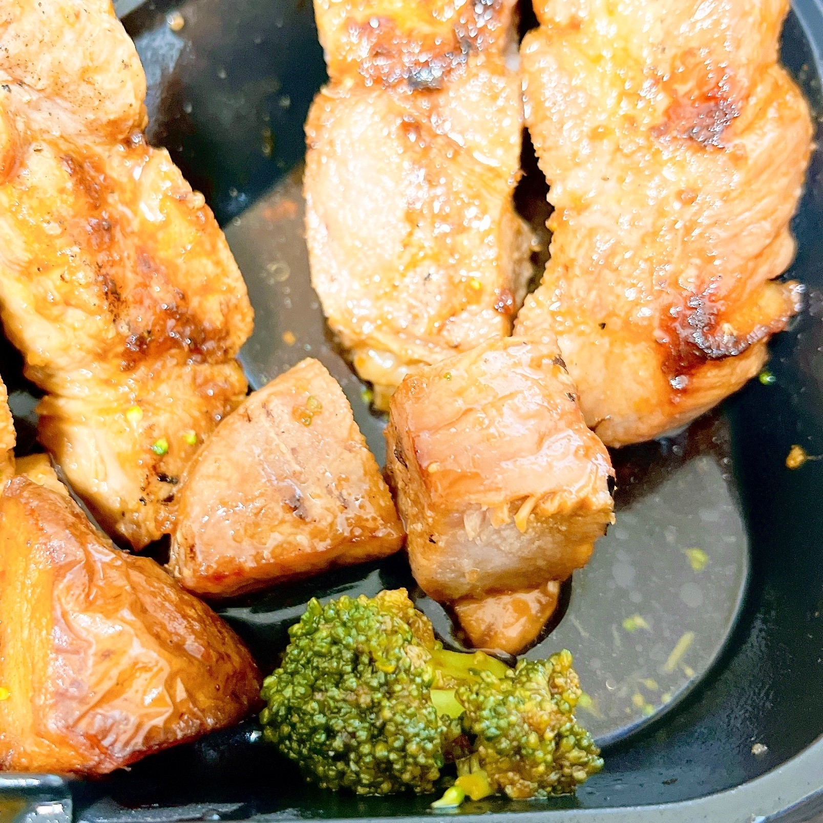 大戸屋のオススメのメニュー「大戸屋炭火焼き肉厚トンテキ弁当」