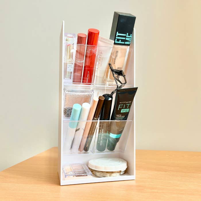 LOFT（ロフト）のオススメのグッズ「コスメ立体収納ケース 4段 ホワイト tower（タワー）」