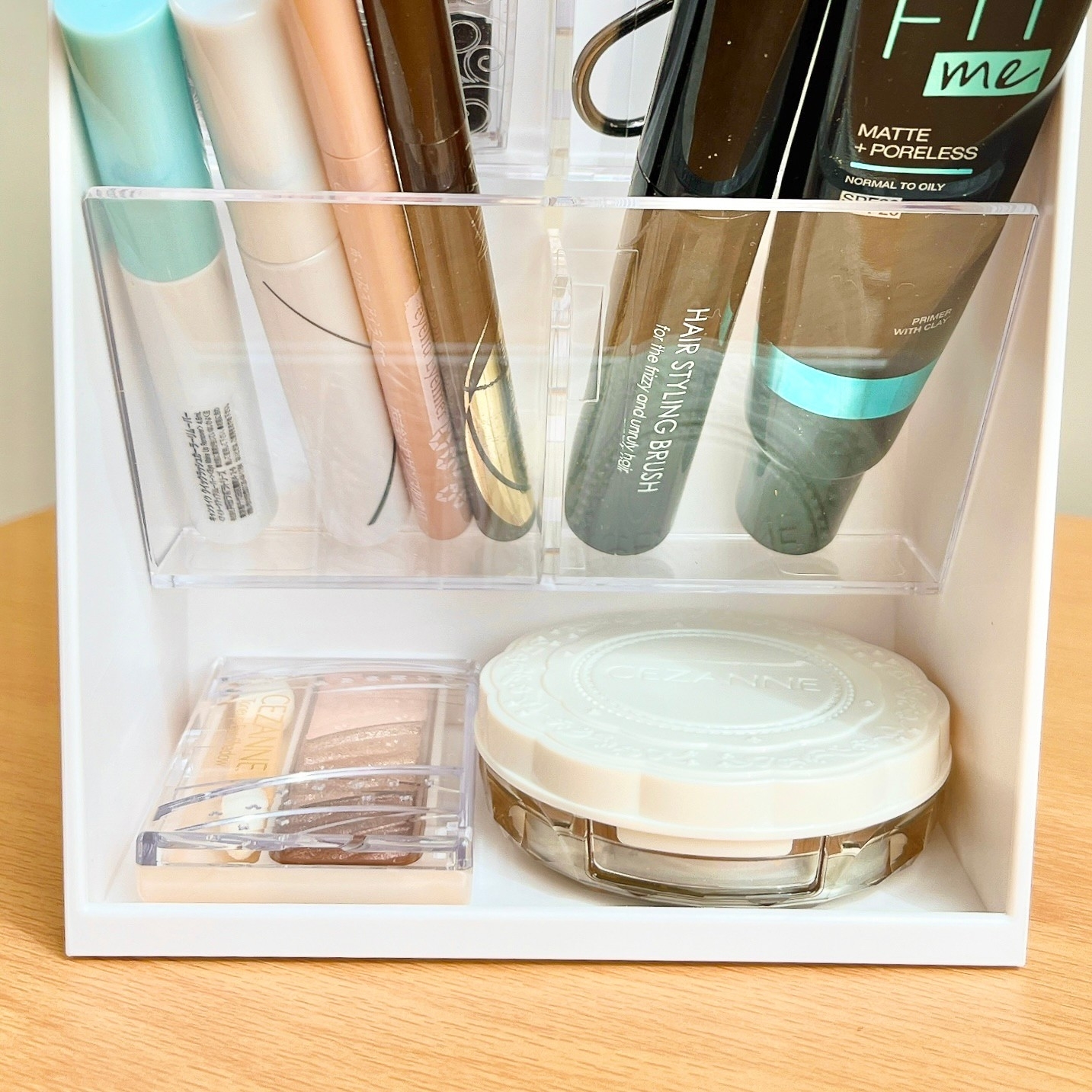 LOFT（ロフト）のオススメのグッズ「コスメ立体収納ケース 4段 ホワイト tower（タワー）」