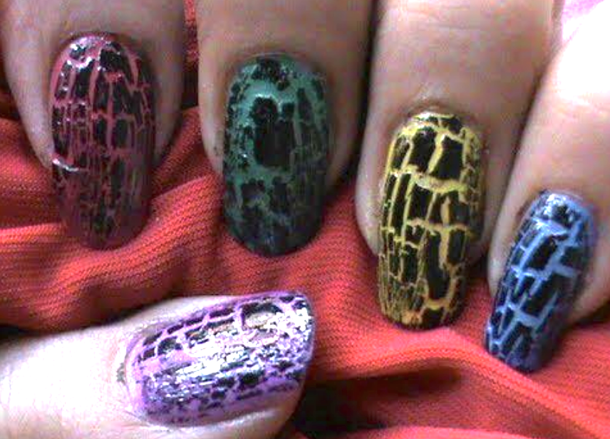 crackled nails