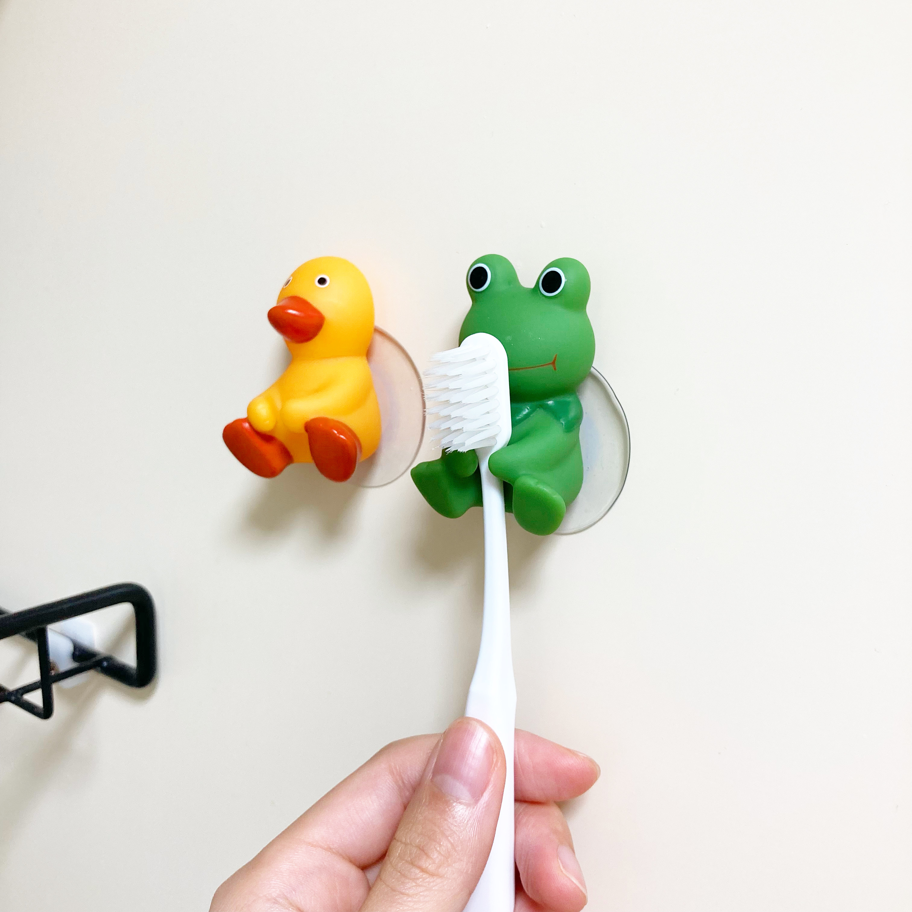 Seria(セリア)の便利アイテム「はぶらしホルダー カエル」