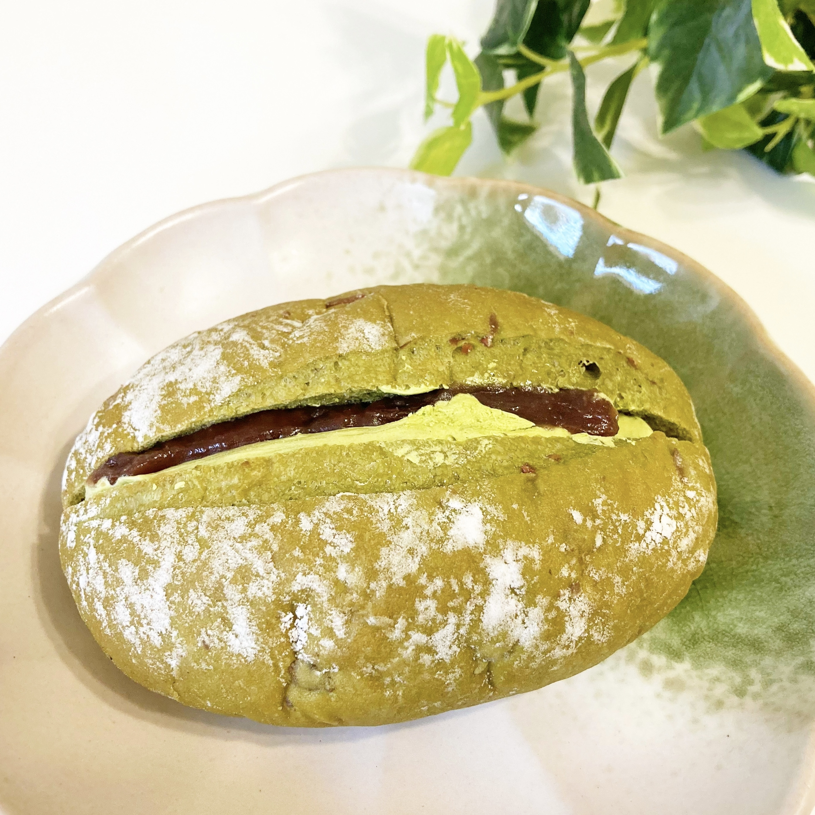 LAWSON(ローソン)の贅沢パン「お抹茶ソフトフランス」