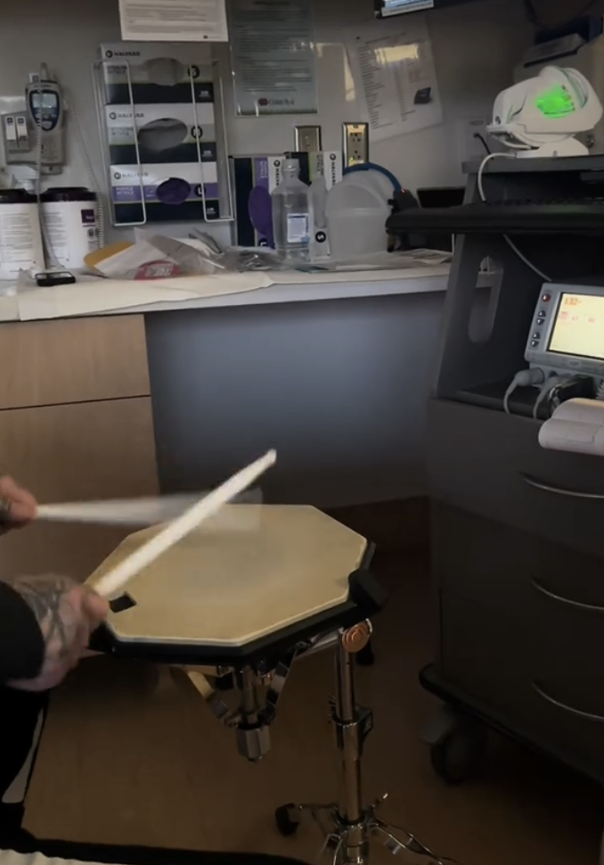 Screenshot of the drum kit in the hospital room