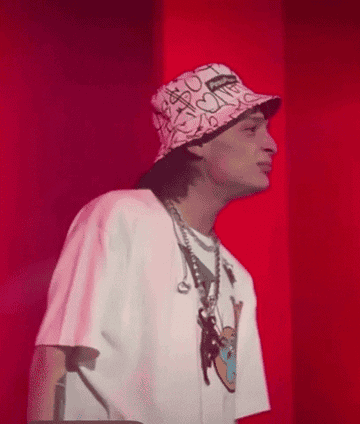 Test: Outfits aesthetic para el concierto de Peso Pluma