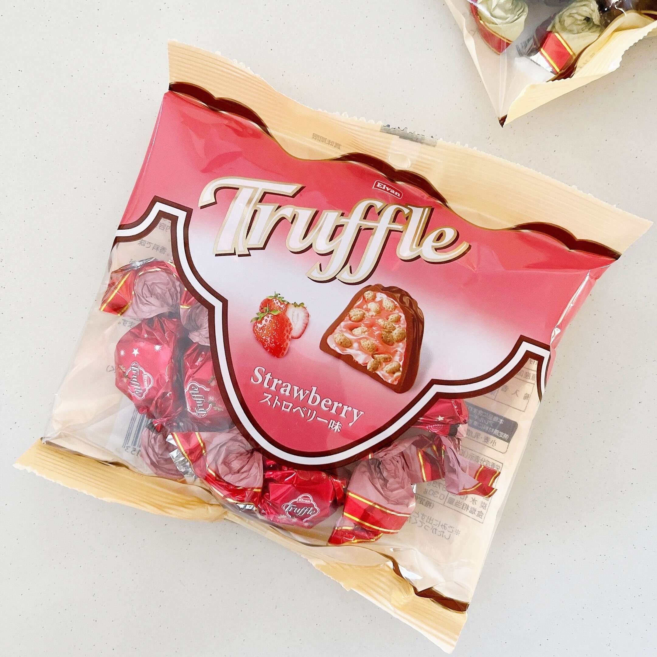 DAISO(ダイソー)のオススメのお菓子「クリート トリュフ ストロベリー味」