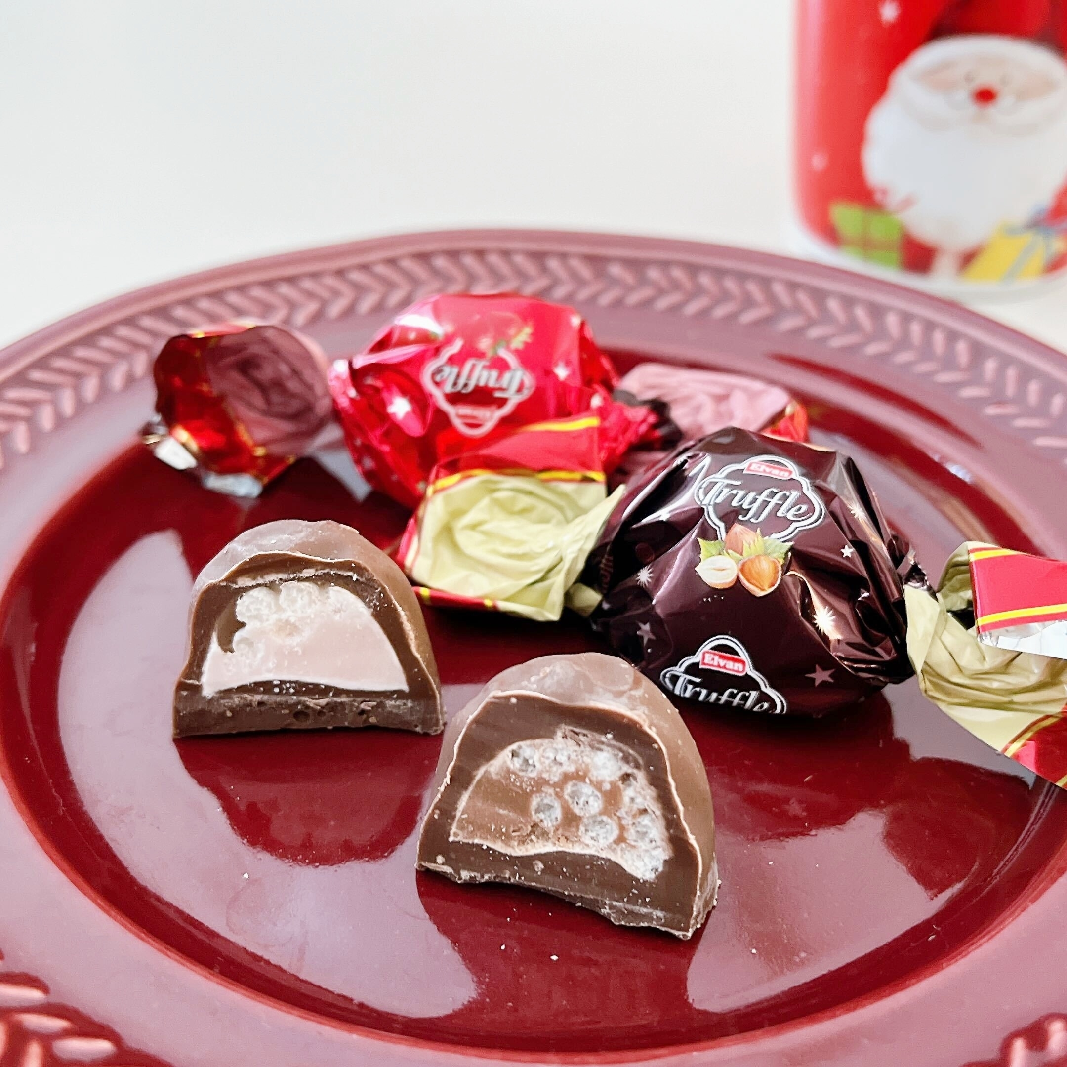 DAISO(ダイソー)のオススメのお菓子「クリート トリュフ ヘーゼルナッツ味」「クリート トリュフ ストロベリー味」