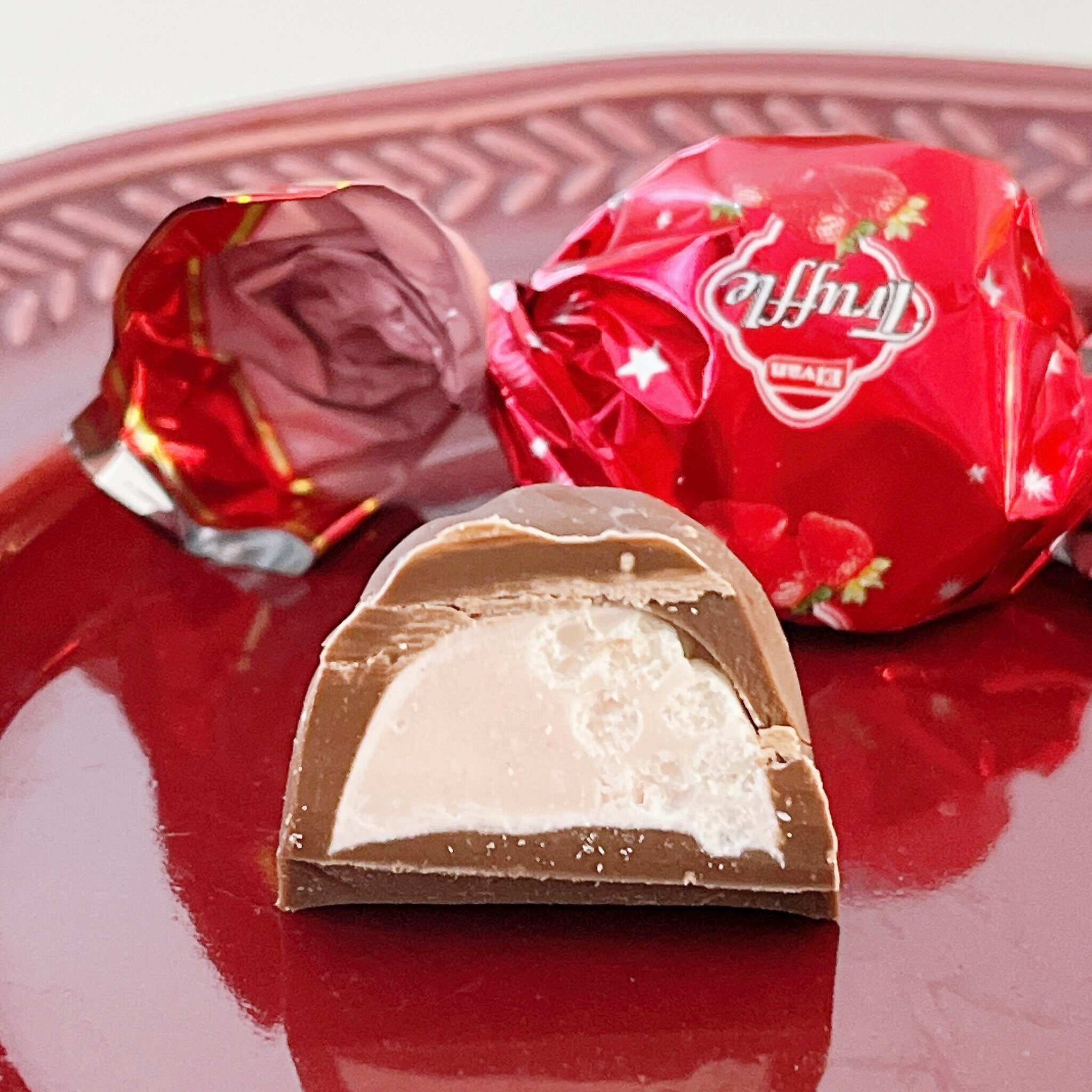 DAISO(ダイソー)のオススメのお菓子「クリート トリュフ ストロベリー味」