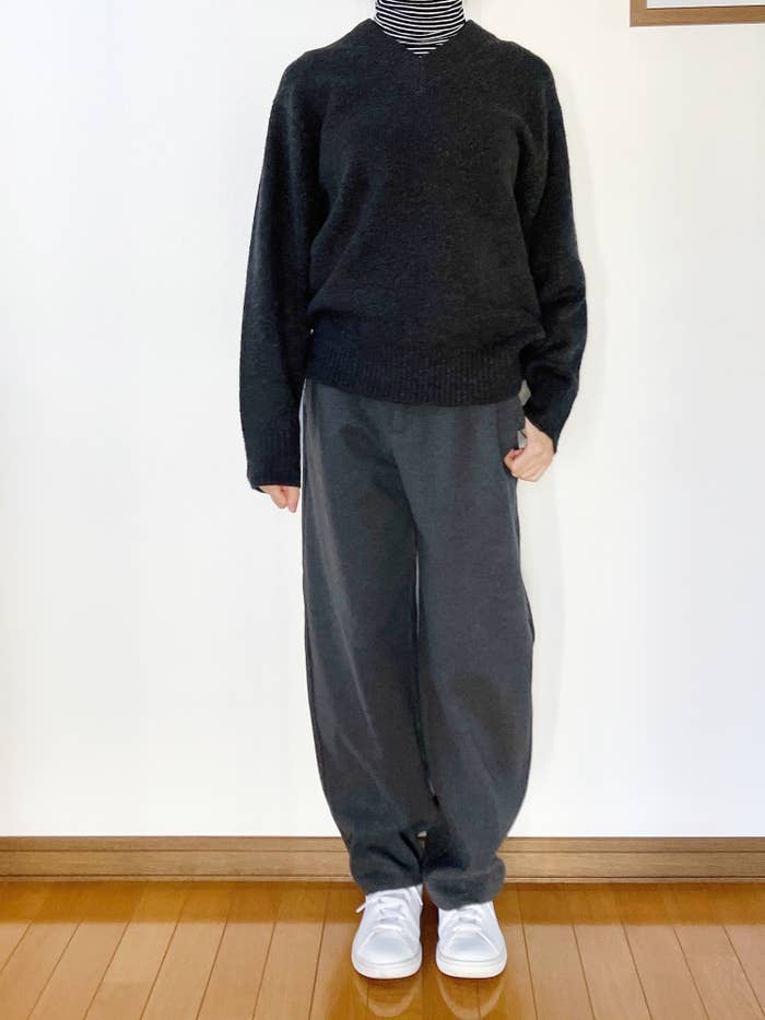 GU（ジーユー）のおすすめトップス「ブラッシュドヤーンVネックセーター（長袖）」