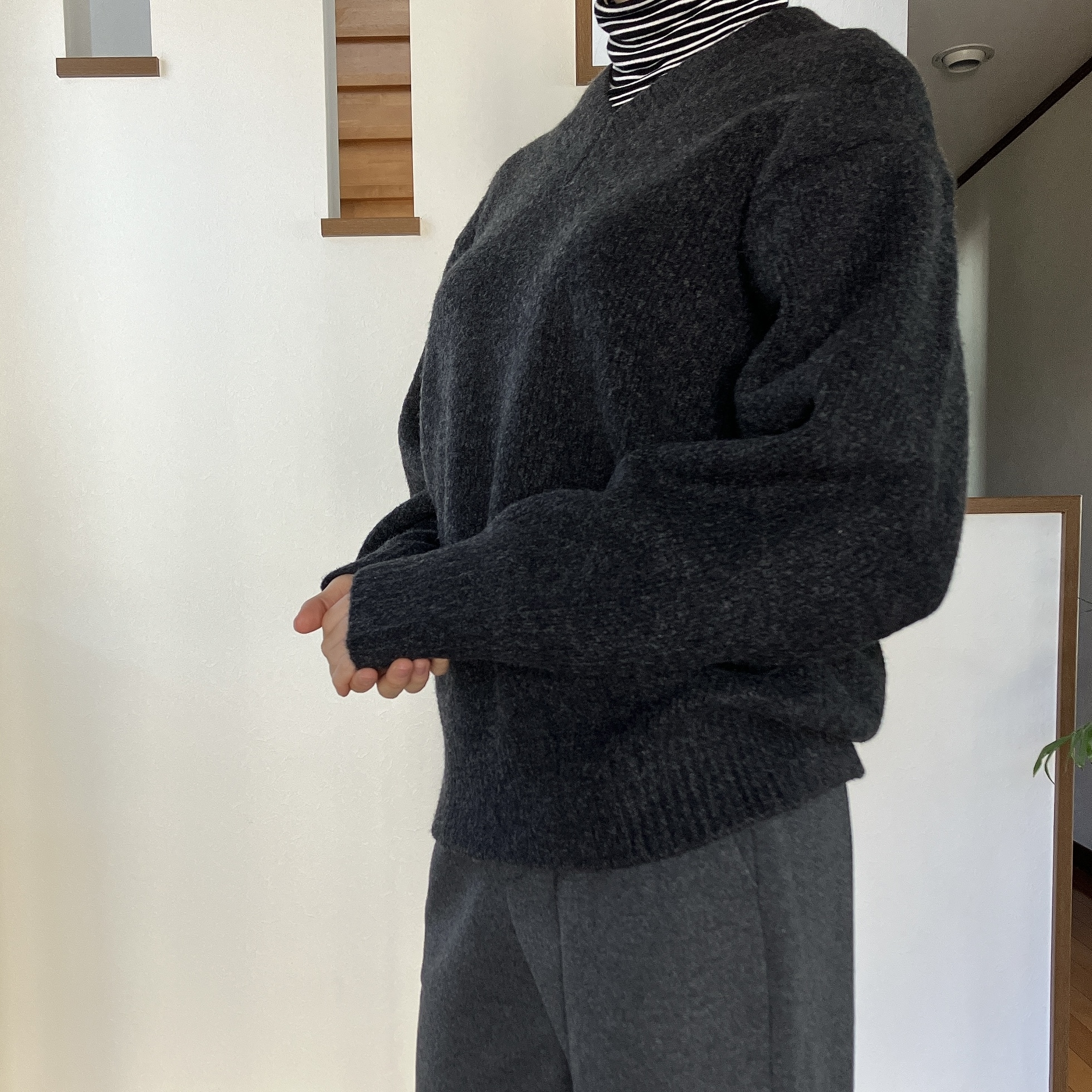 GU（ジーユー）のおすすめトップス「ブラッシュドヤーンVネックセーター（長袖）」