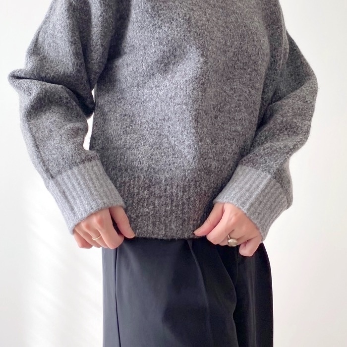 ユニクロのオススメのセーター「スフレヤーンカラーミックスクルーセーター（長袖）」