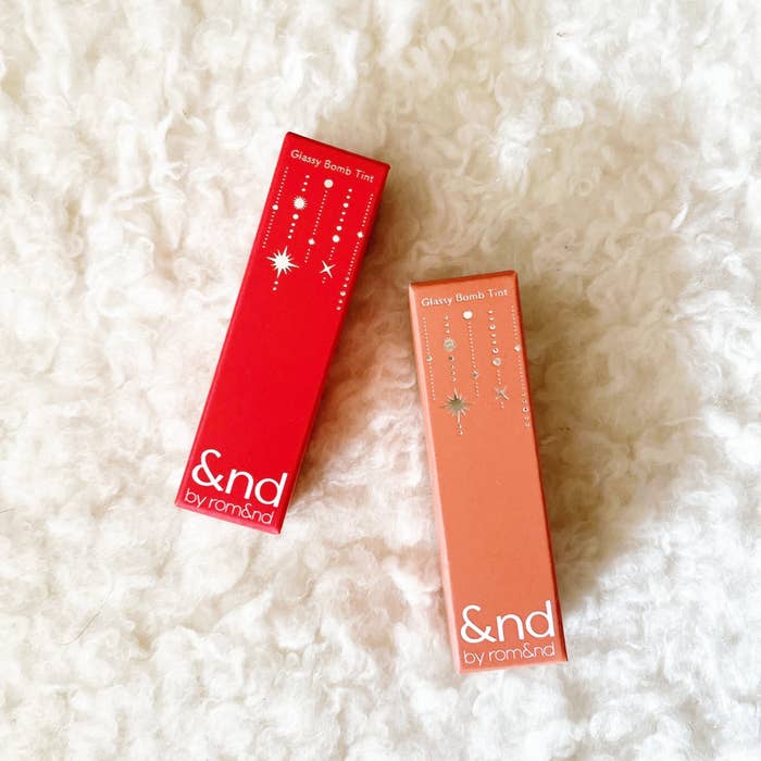 LAWSON(ローソン)のオススメのコスメ「&nd by rom&nd グラッシーボムティントレッドフレーク」「&nd by rom&nd グラッシーボムティントコーラルスノー」