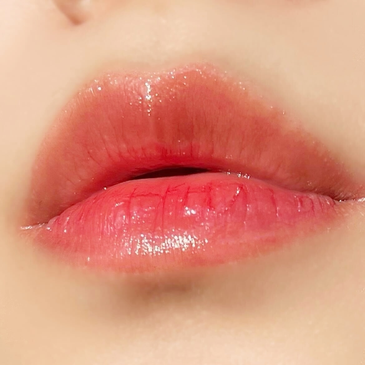 LAWSON(ローソン)のオススメのコスメ「&nd by rom&nd グラッシーボムティントレッドフレーク」「&nd by rom&nd グラッシーボムティントコーラルスノー」