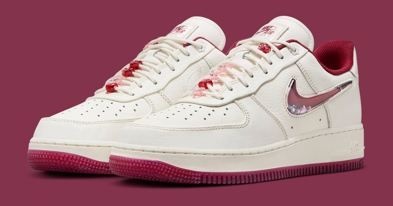 Detailed Look at the 'Valentine's Day' Nike Air Force 1