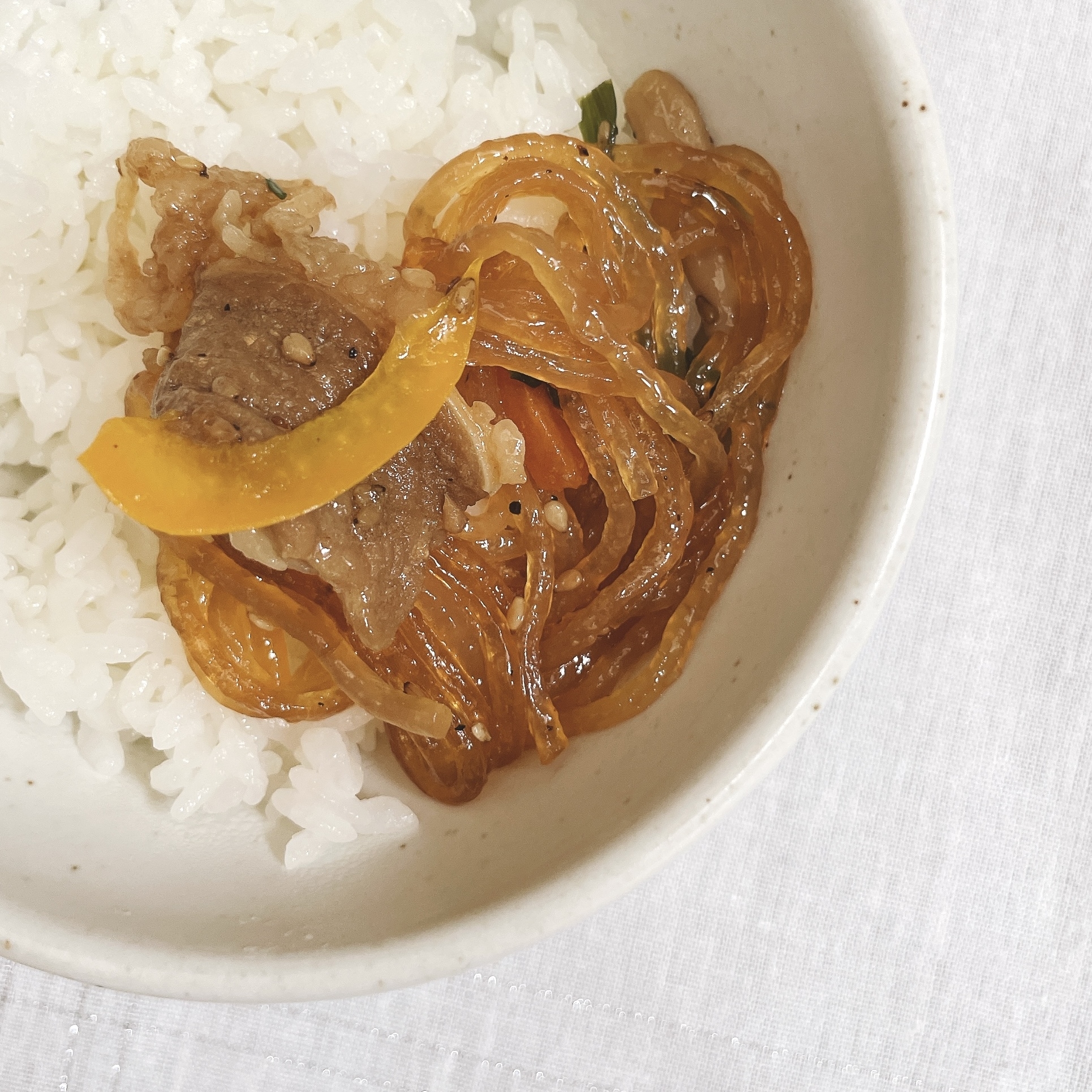 セブン-イレブンのオススメグルメ「チャプチェ 韓国風春雨炒め」