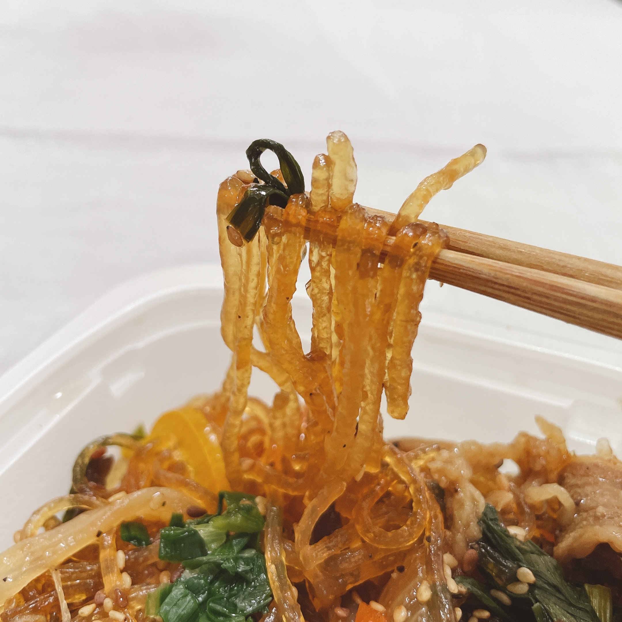 セブン-イレブンのオススメグルメ「チャプチェ 韓国風春雨炒め」