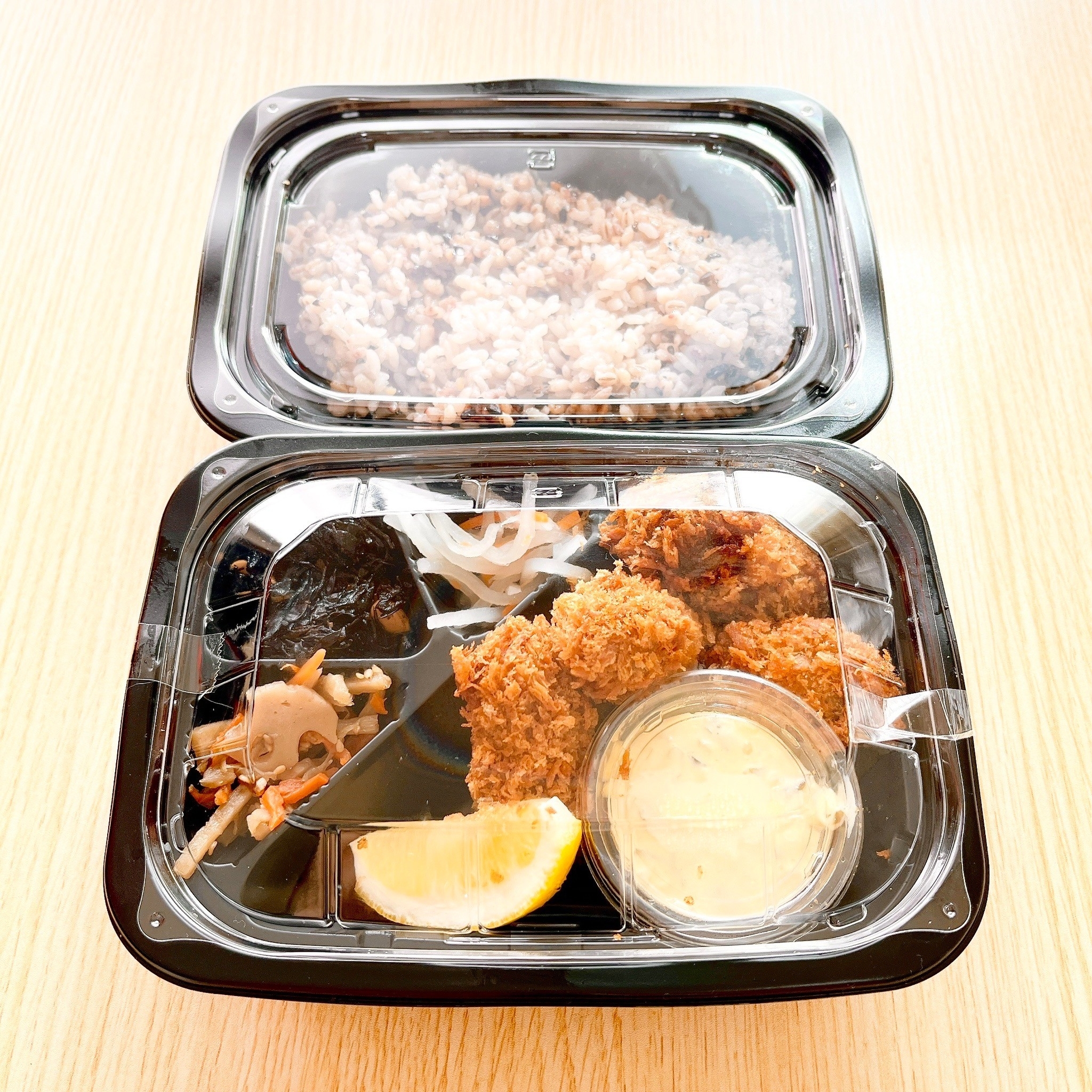 大戸屋のオススメのお弁当「大粒牡蠣フライ弁当(4個)」