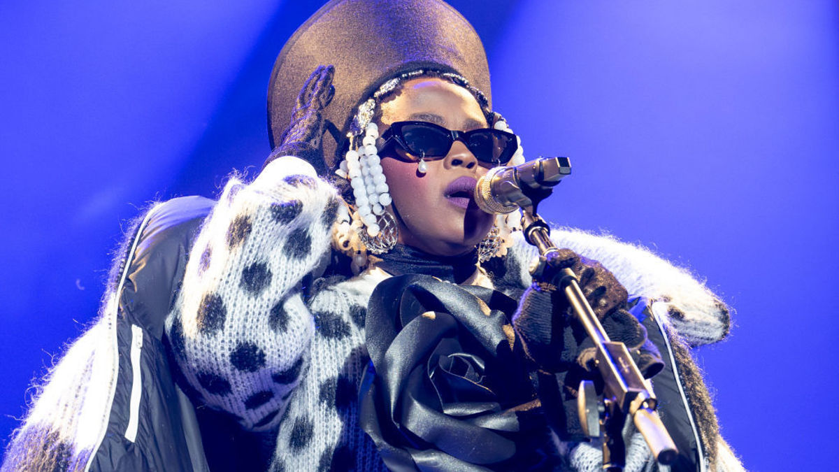 Lauryn Hill Addresses Being Late for Shows