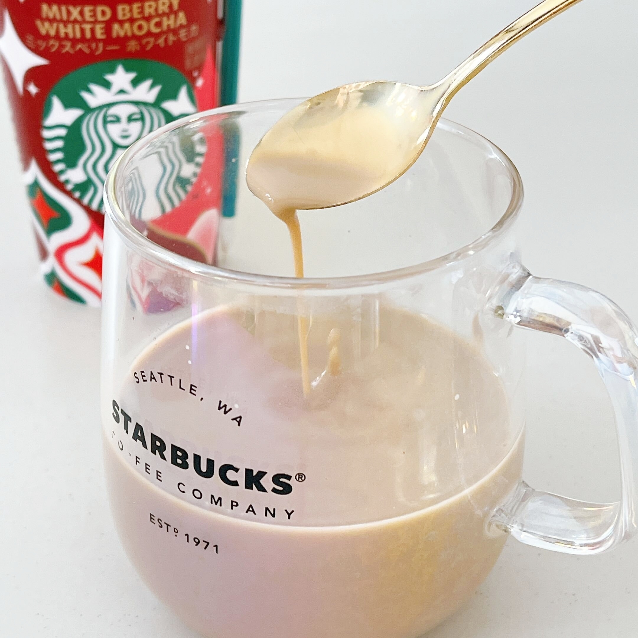 セブン-イレブンのオススメのドリンク「スターバックス® ミックスベリーホワイトモカ」