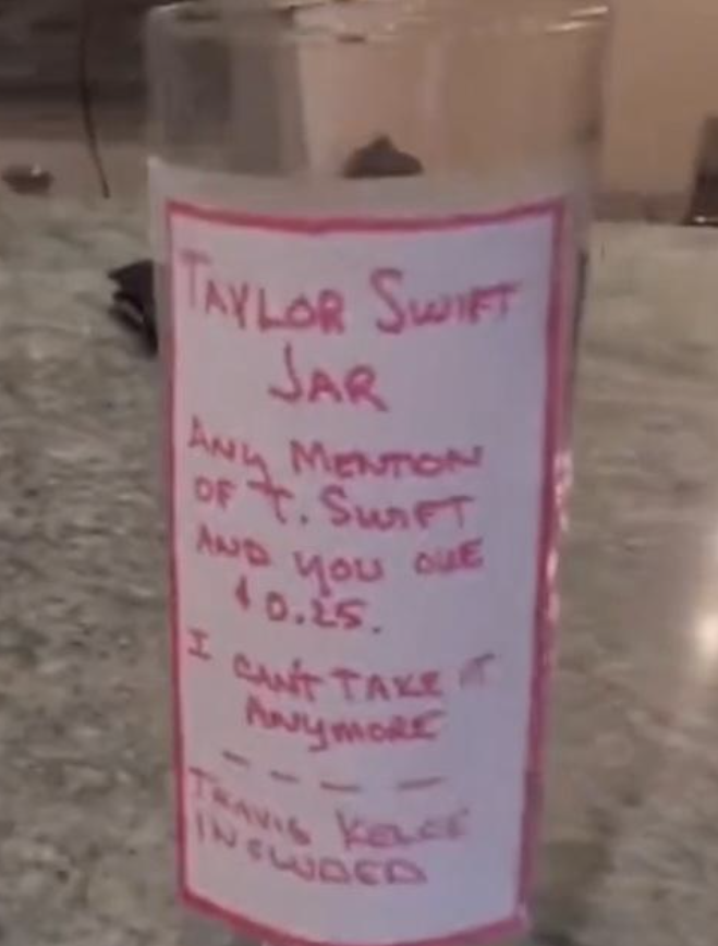A Taylor Swift jar