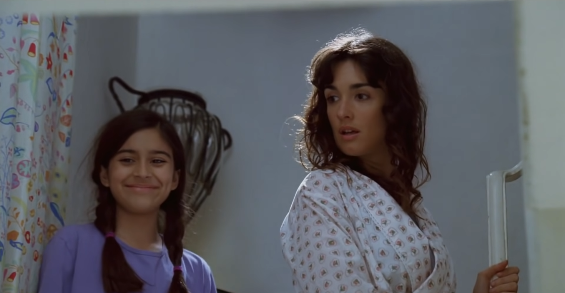 Flor&#x27;s daughter from the movie &quot;Spanglish&quot; is translating for her