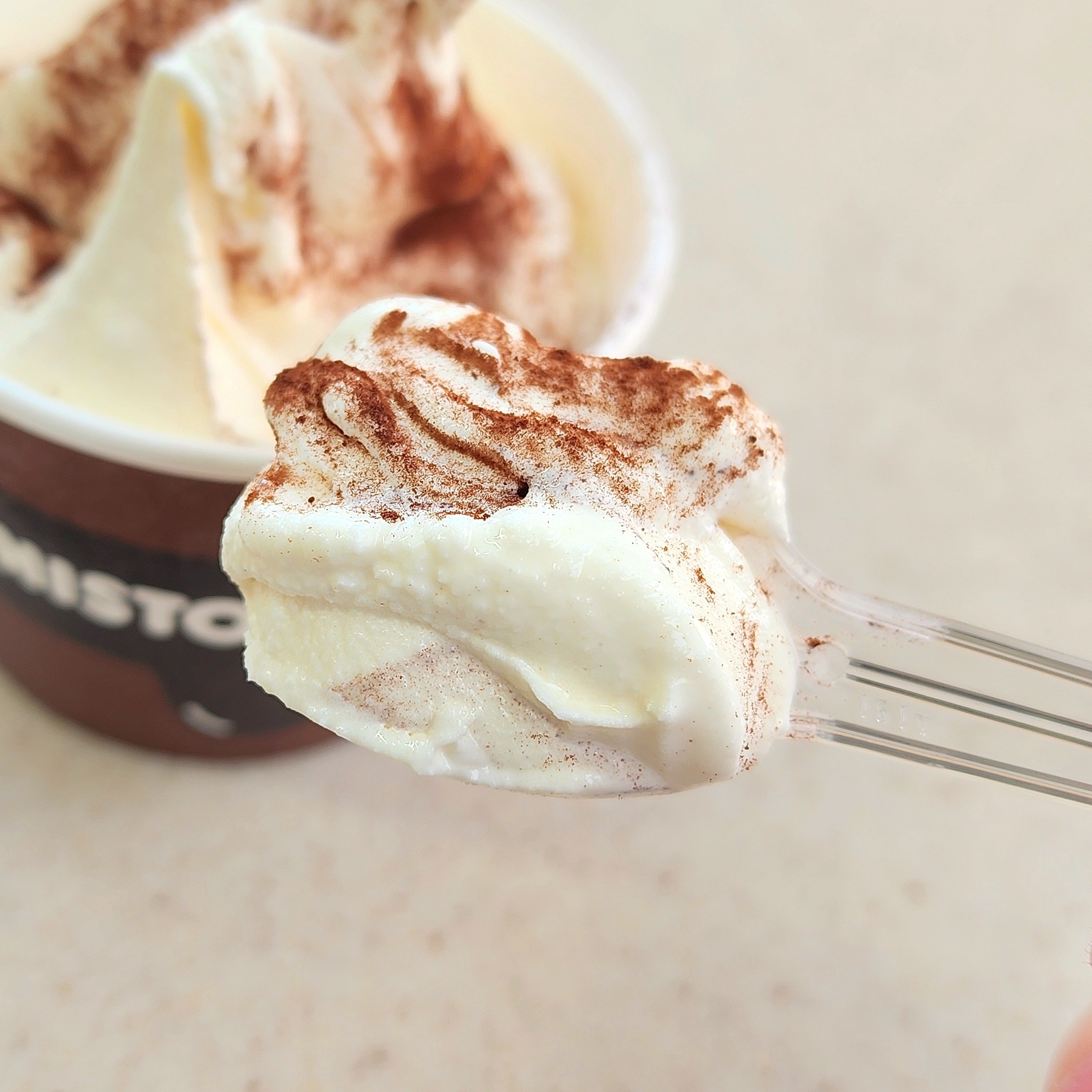 ミニストップのおすすめスイーツ「とろけるフォンダンショコラ」