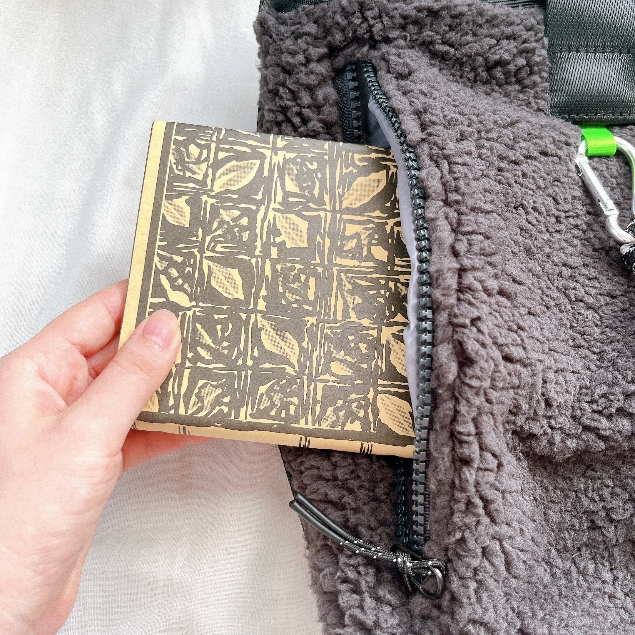 ニコアンドのオススメのバッグ「オリジナルロゴキルトショルダーバッグ」