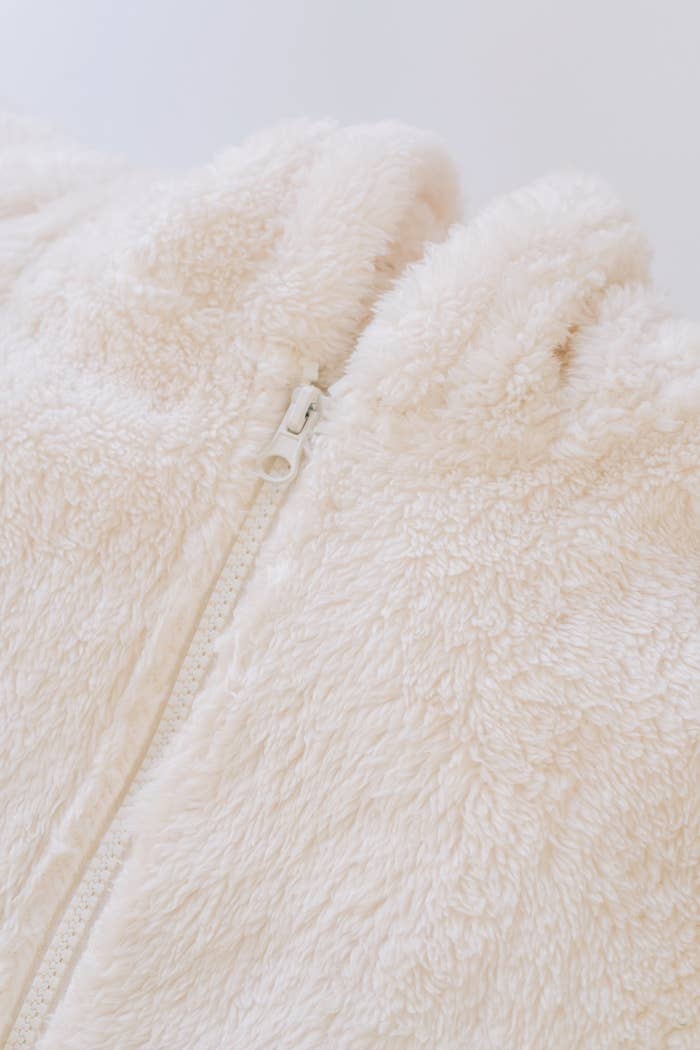 GUのオススメルームウェア「マシュマロフィールラウンジパーカ(長袖)+E(セットアップ可能)」