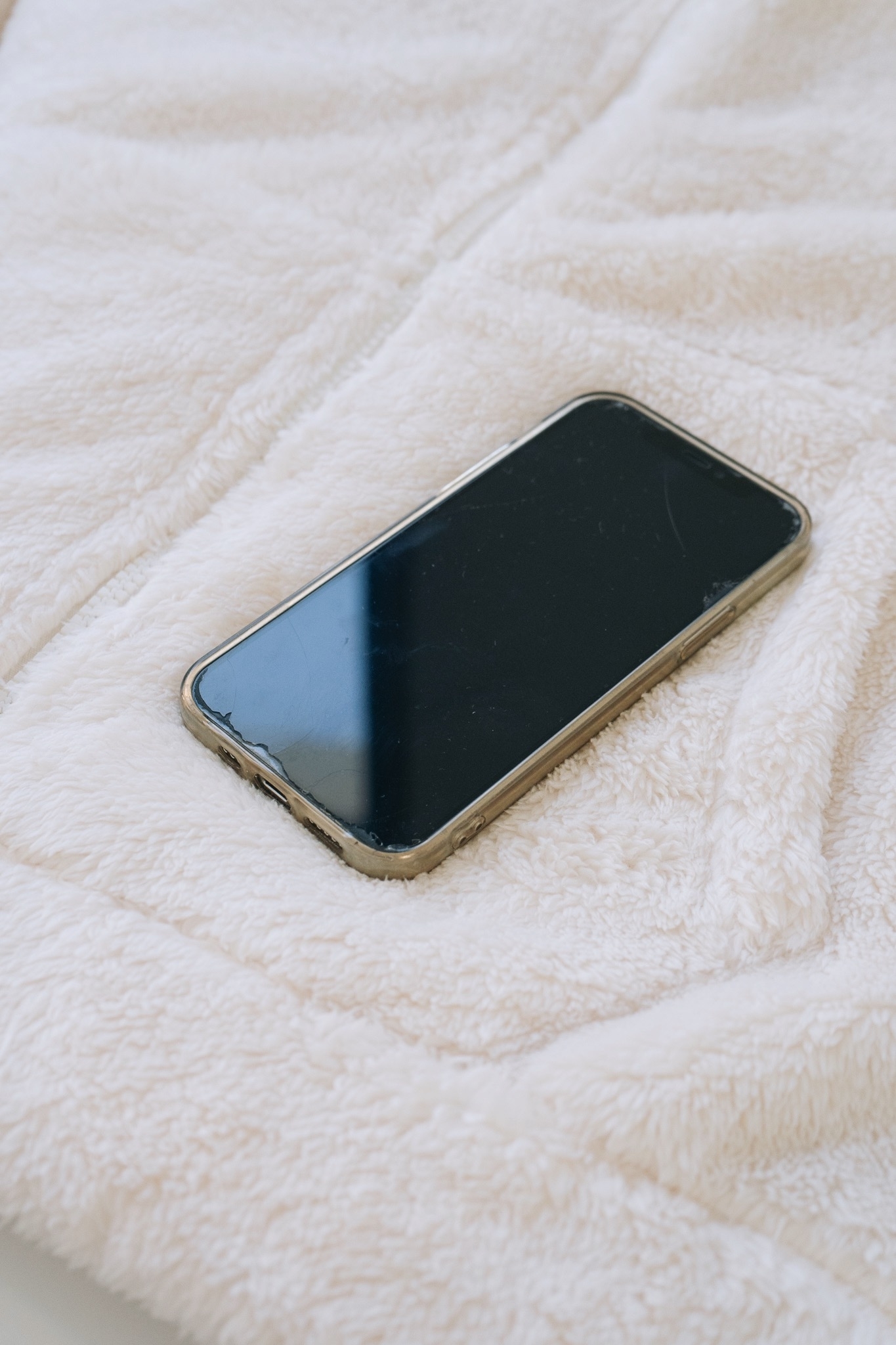 GUのオススメルームウェア「マシュマロフィールラウンジパーカ(長袖)+E(セットアップ可能)」