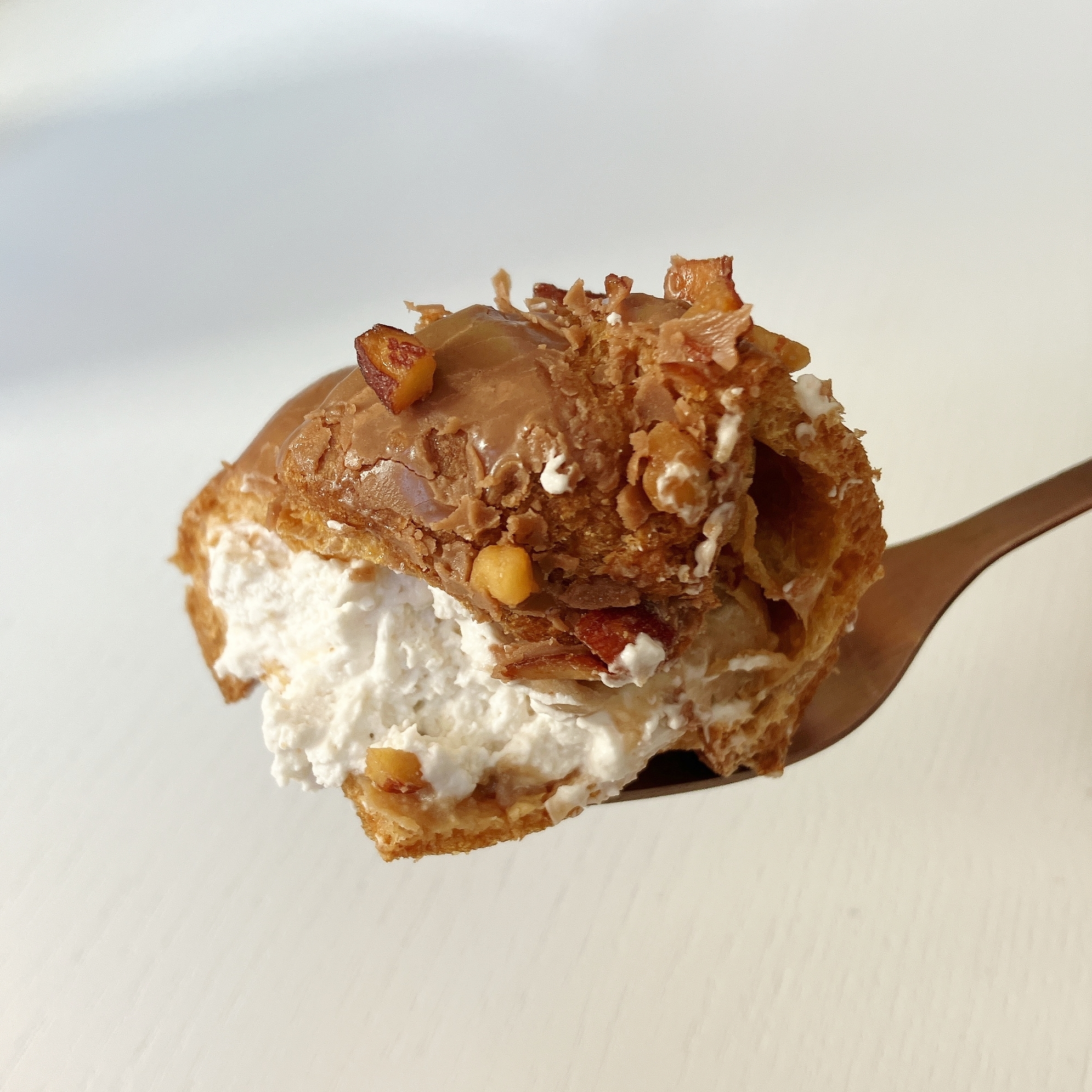 LAWSON(ローソン)のおすすめスイーツ「渋皮マロンクリームシュー」