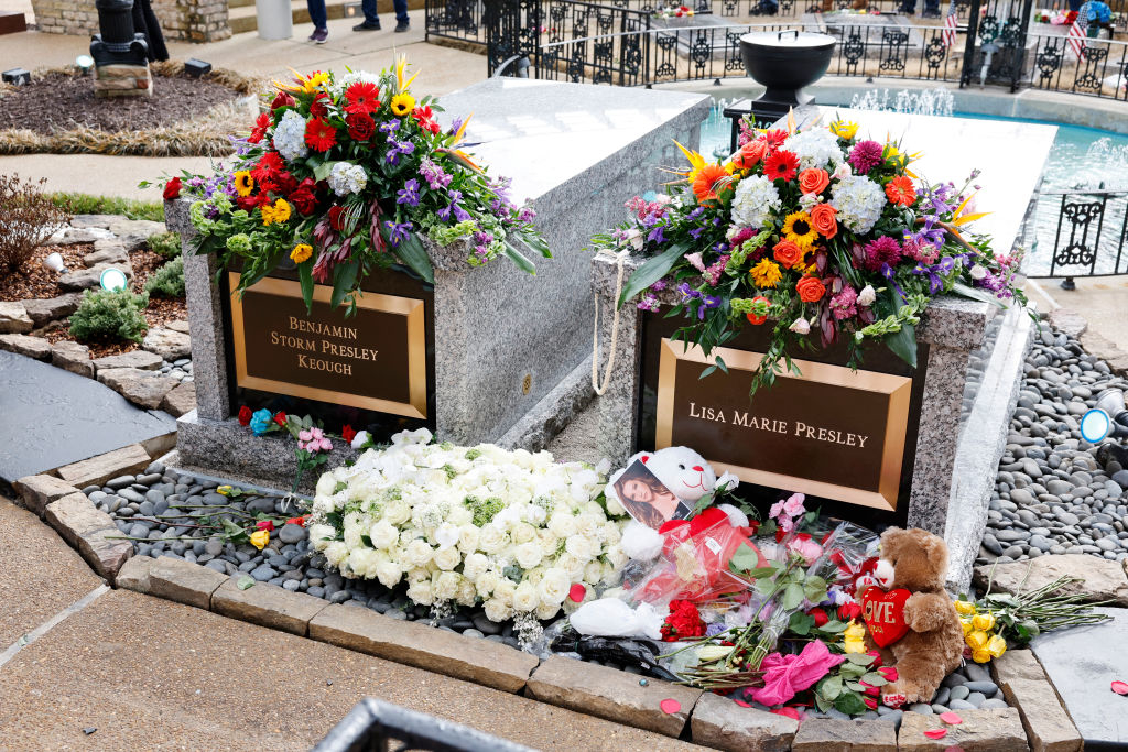 Lisa Marie Presley and Benjamin Keough&#x27;s graves
