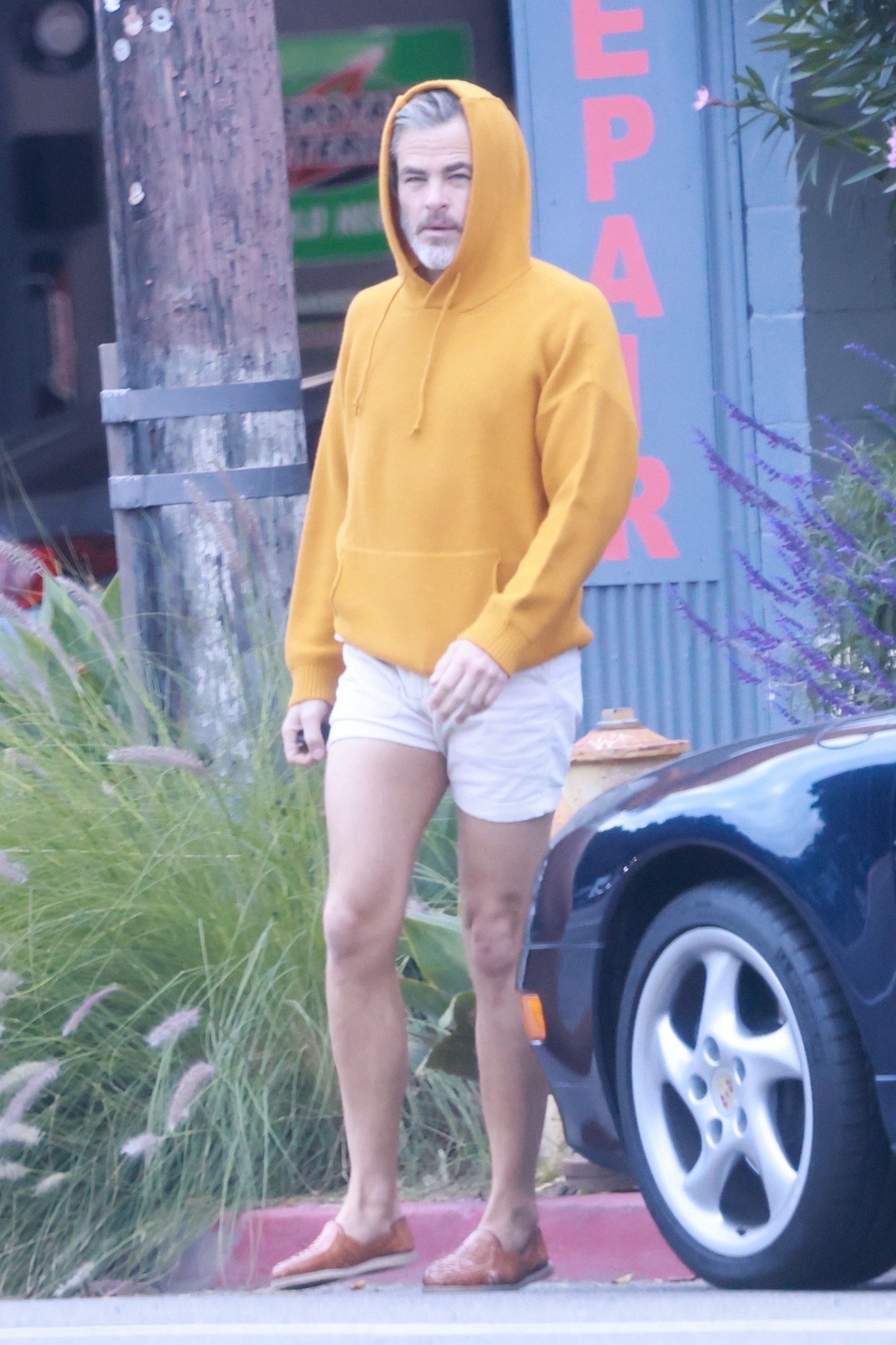 Chris Pine Defended Those Viral Pictures Of Him Wearing Short Shorts