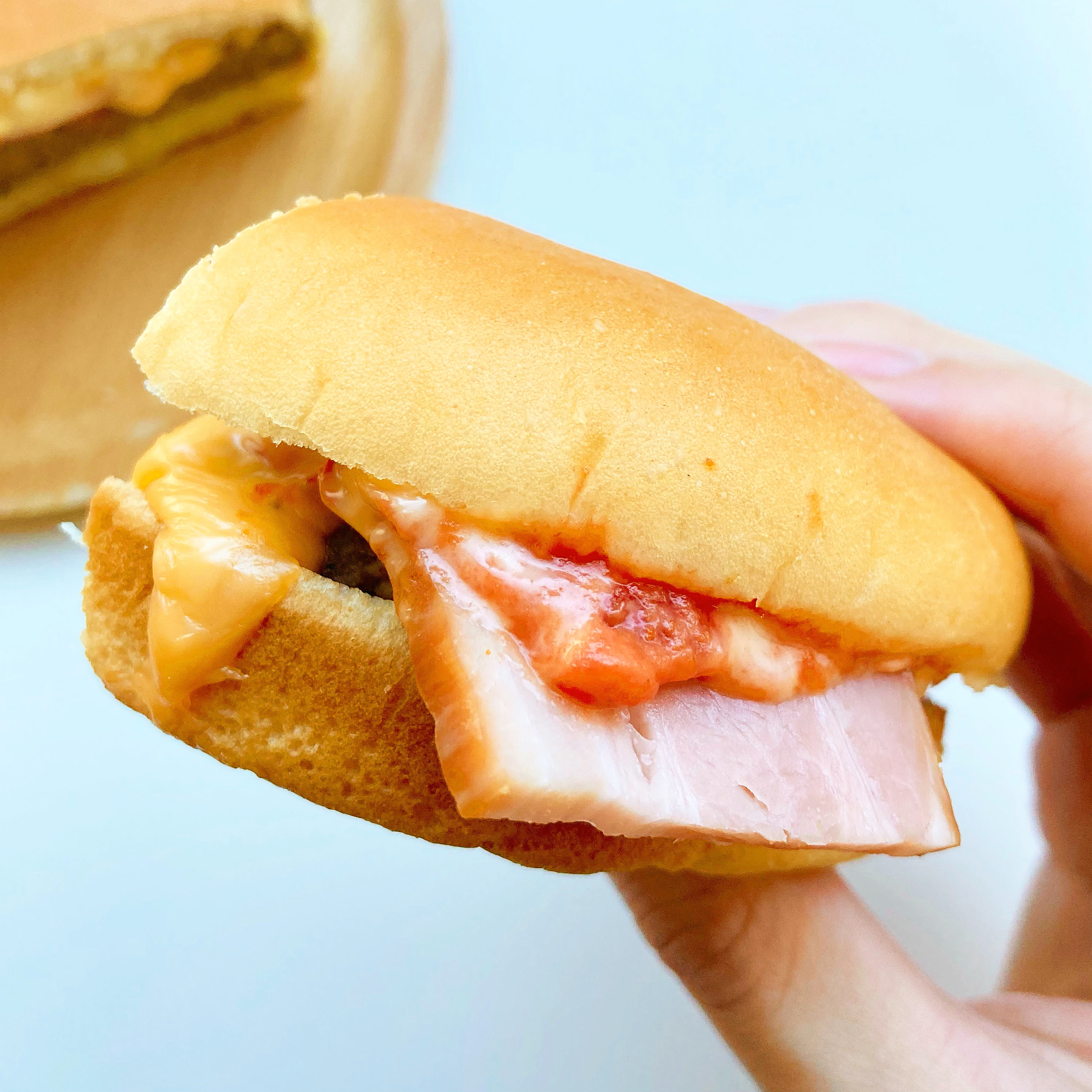 LAWSON(ローソン)のおすすめ商品「2023年 日本バーガー選手権第1位 BBB.PJ監修 ベーコンチーズバーガー」