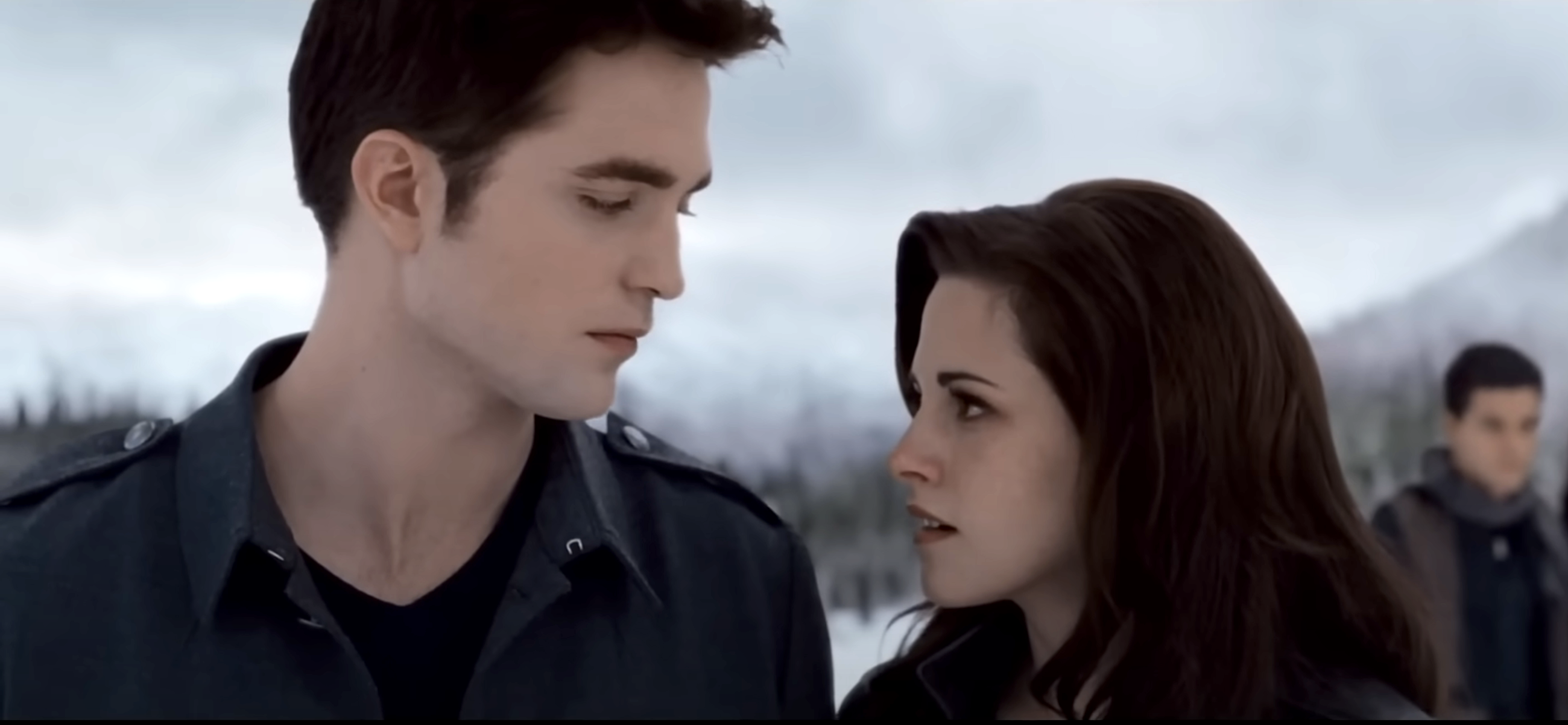 Bella and Edward staring into each other&#x27;s eyes