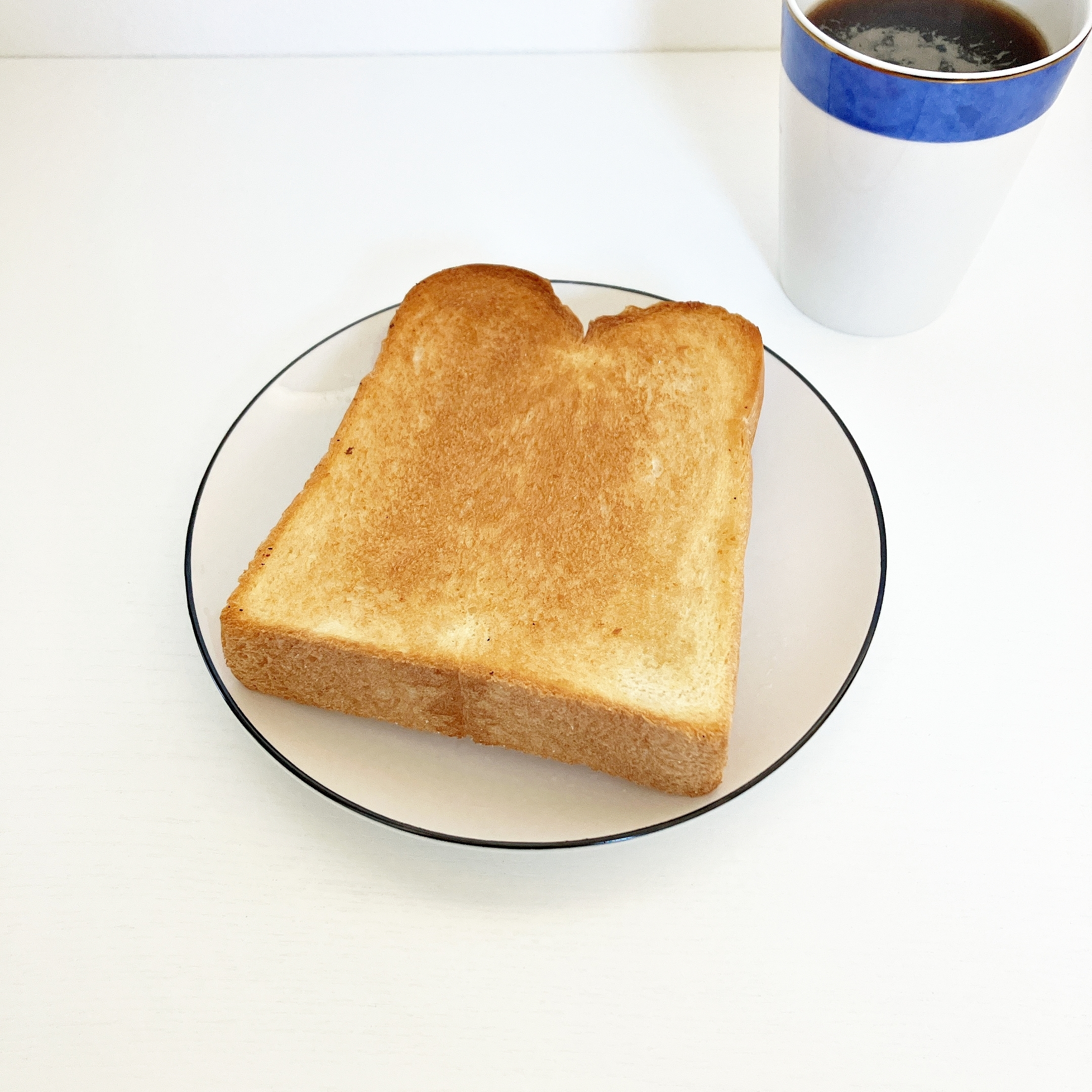 Seria（セリア）のおすすめ食器「プレート ホーロー風」「ホーロー風 サラダボウル」