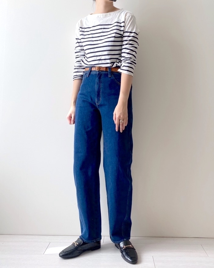 Uniqulo Uのおすすめアイテム「カーブジーンズ」