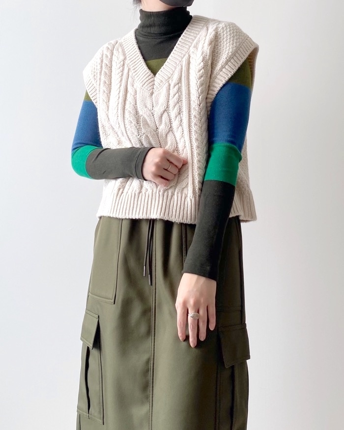 ユニクロのおすすめ「ヒートテックシームレスリブタートルネックT(極暖・長袖)」