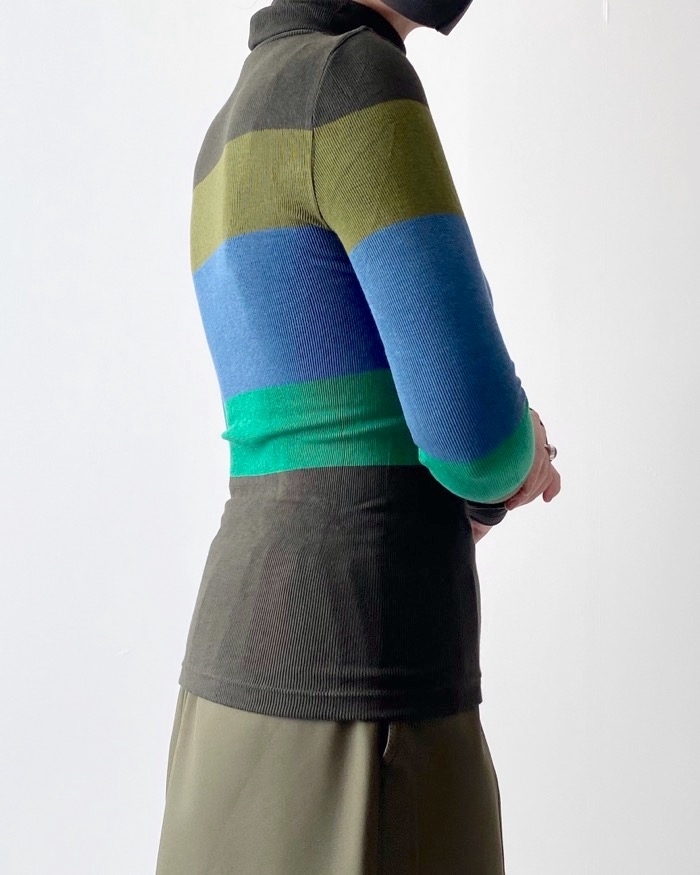 ユニクロのおすすめ「ヒートテックシームレスリブタートルネックT(極暖・長袖)」