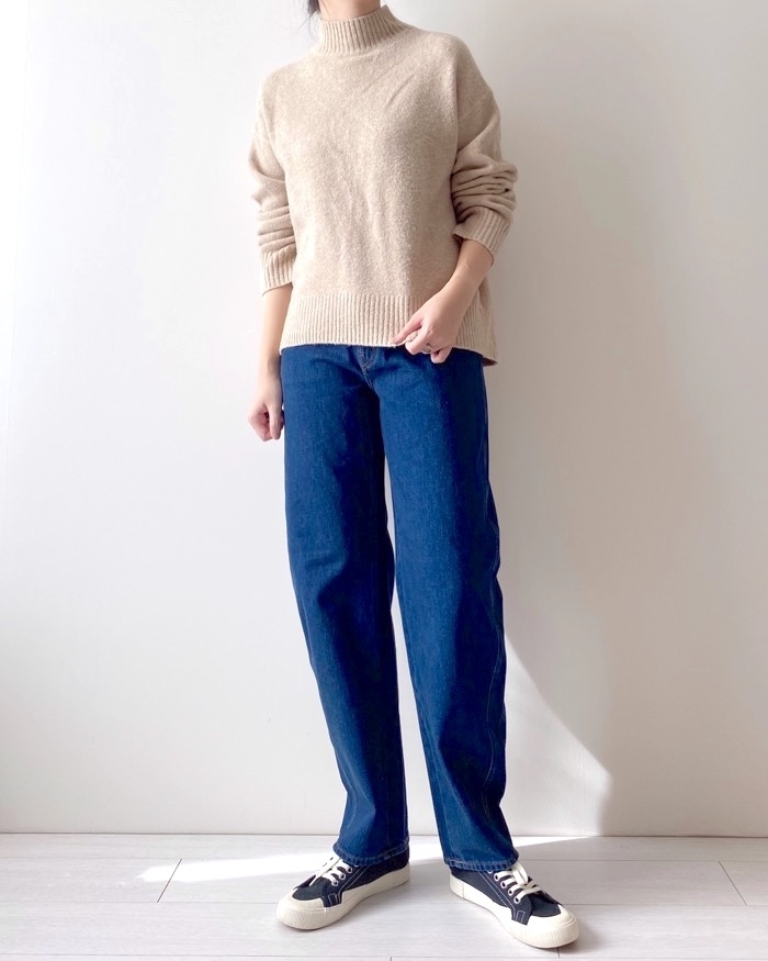 Uniqulo Uのおすすめアイテム「カーブジーンズ」