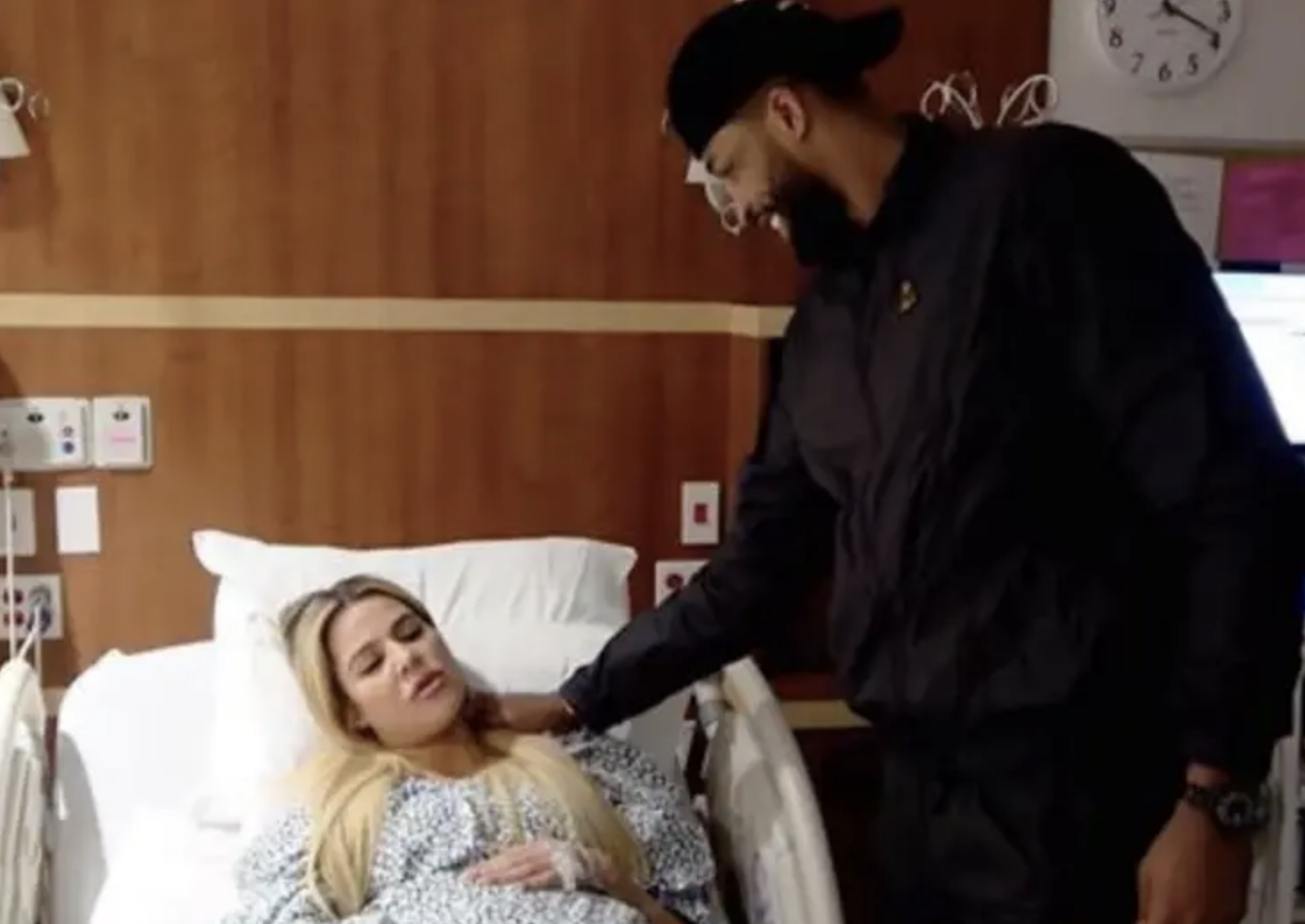 Tristan comforting Khloé in the hospital