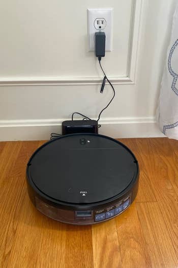 a reviewer's vacuum in black