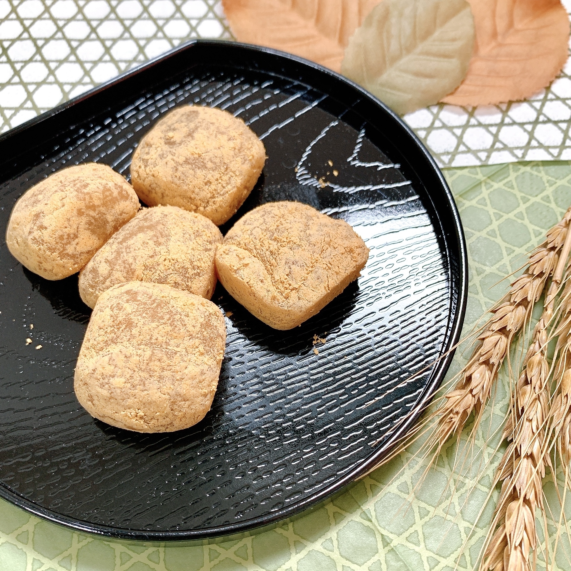 FamilyMart（ファミリーマート）のおすすめのおやつ「ひとくち黒蜜きなこ大福」